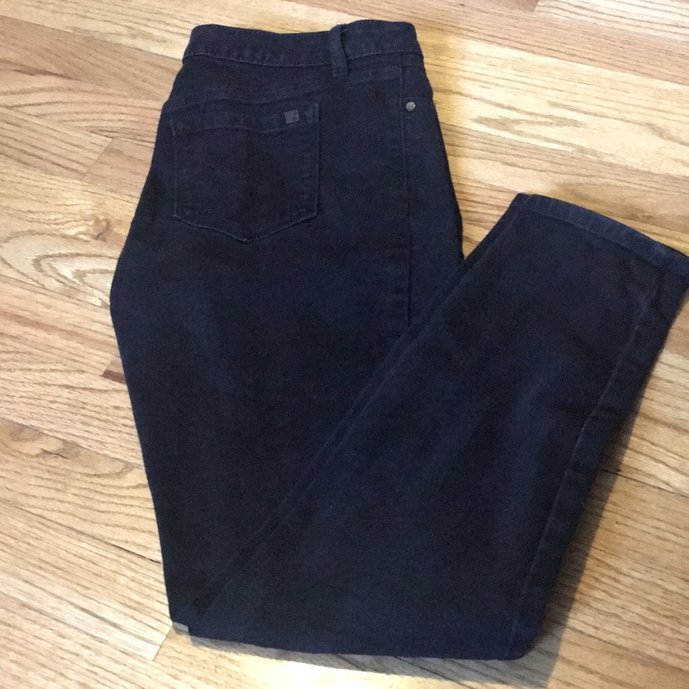 Black size 8 skinny jeans